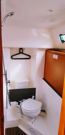 Bavaria 33 Cruiser - Boatscribe.com
