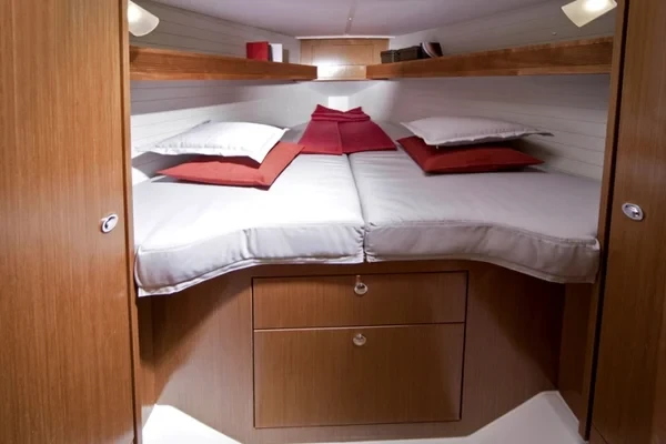 Bavaria 32 Cruiser - Boatscribe.com