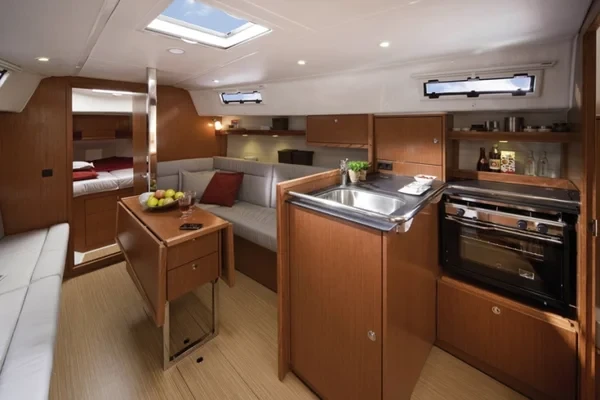 Bavaria 32 Cruiser - Boatscribe.com