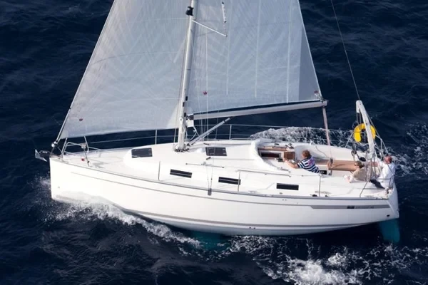 Bavaria 32 Cruiser - Boatscribe.com