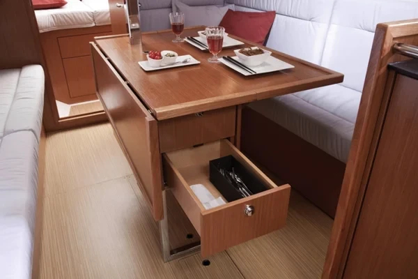 Bavaria 32 Cruiser - Boatscribe.com