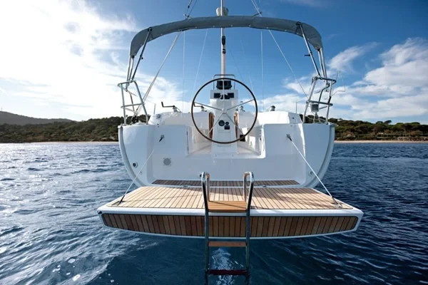 Bavaria 32 Cruiser - Boatscribe.com