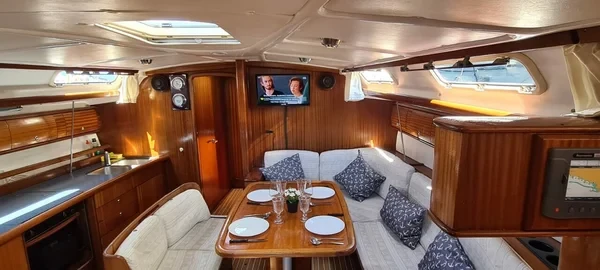 Bavaria 44 - Boatscribe.com