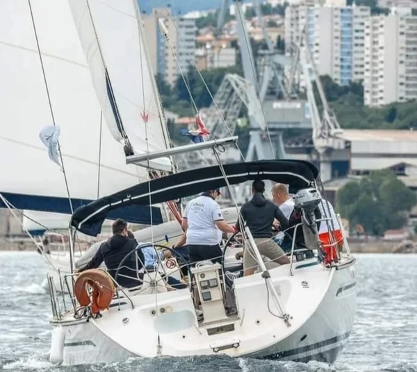 Bavaria 44 - Boatscribe.com