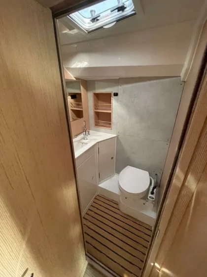 Bavaria 42 Cruiser - Boatscribe.com