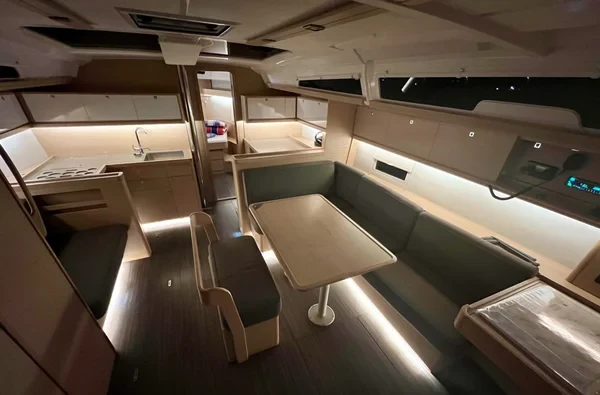 Dufour 430 - Boatscribe.com