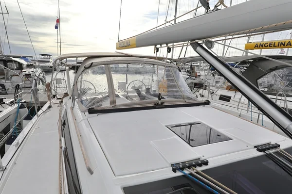 Dufour 430 - Boatscribe.com