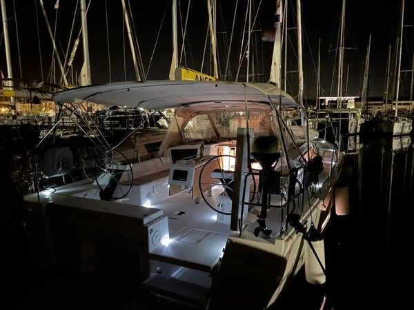 Dufour 430 - Boatscribe.com