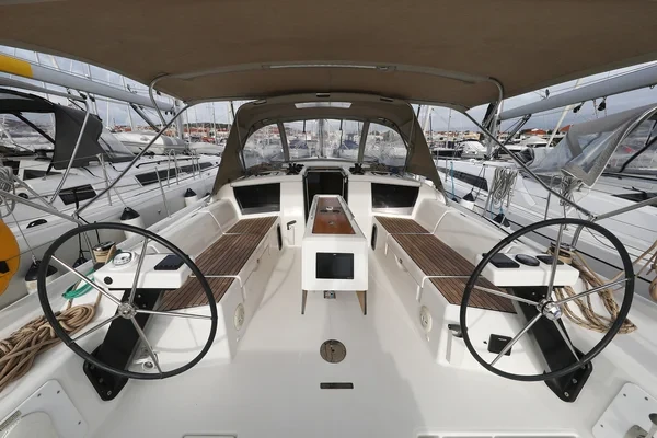 Dufour 430 - Boatscribe.com