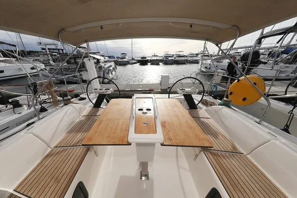 Dufour 430 - Boatscribe.com