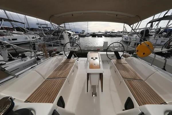 Dufour 430 - Boatscribe.com