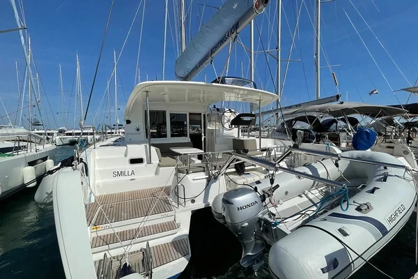 Lagoon 40 - Boatscribe.com