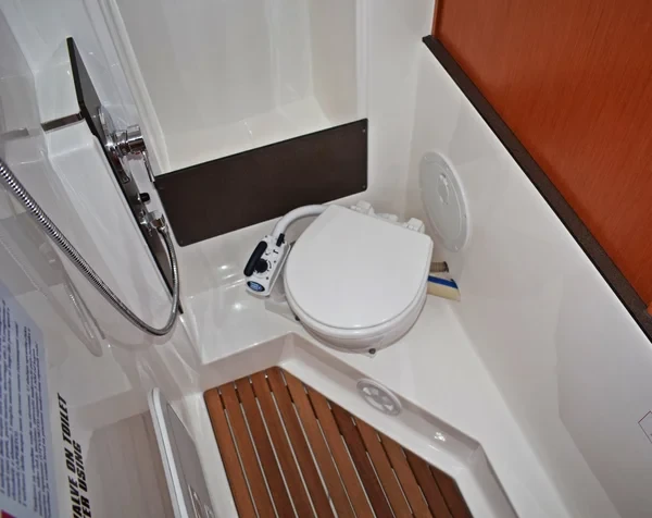 Bavaria 33 Cruiser - Boatscribe.com