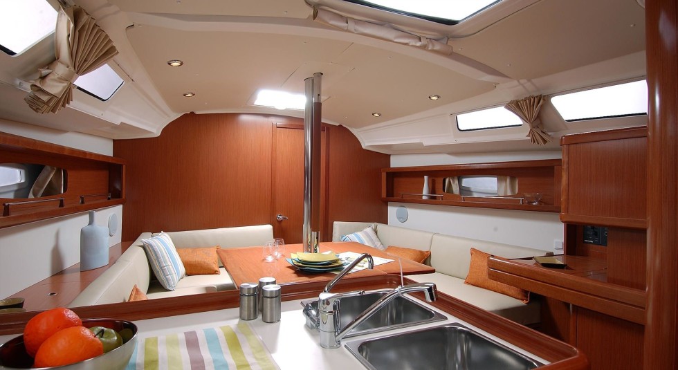 Oceanis 37 - Boatscribe.com