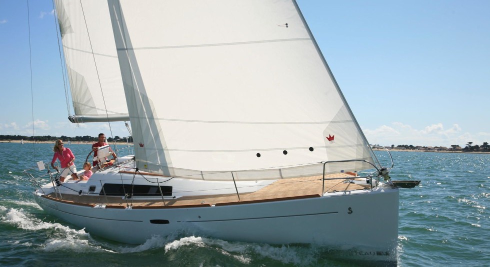 Oceanis 37 - Boatscribe.com
