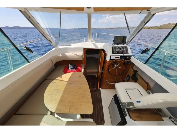 Ocqueteau Timonier 715 - Boatscribe.com