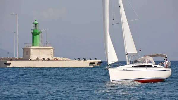 Bavaria 34 Cruiser - Boatscribe.com