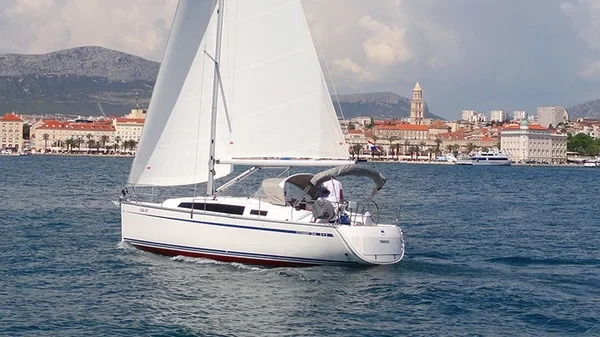 Bavaria 34 Cruiser - Boatscribe.com