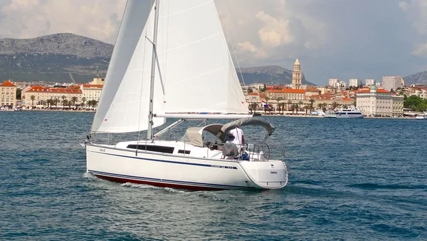 Bavaria 34 Cruiser - Boatscribe.com