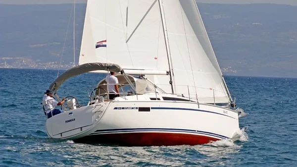 Bavaria 34 Cruiser - Boatscribe.com