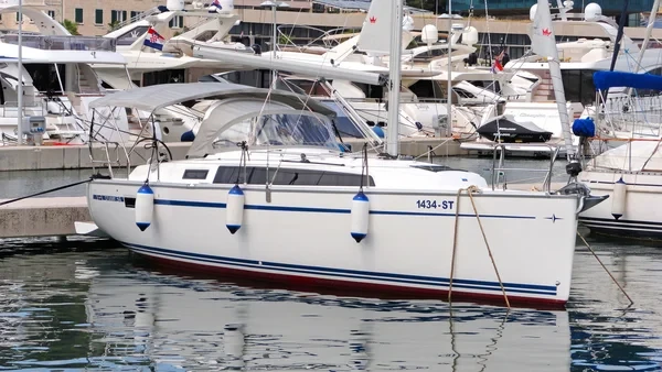 Bavaria 34 Cruiser - Boatscribe.com