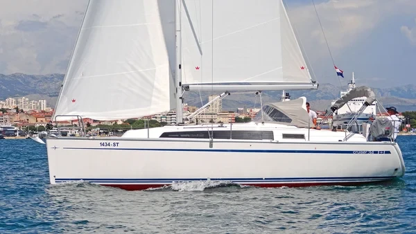 Bavaria 34 Cruiser - Boatscribe.com