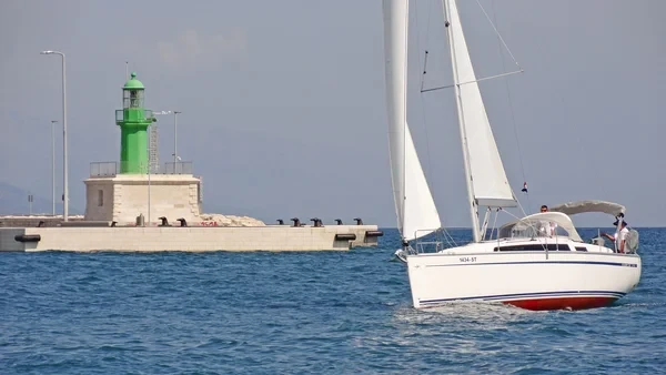 Bavaria 34 Cruiser - Boatscribe.com