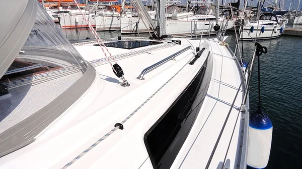Bavaria 34 Cruiser - Boatscribe.com