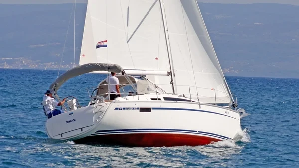 Bavaria 34 Cruiser - Boatscribe.com
