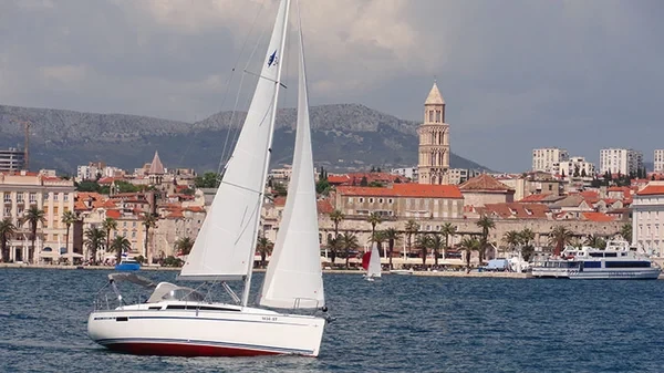 Bavaria 34 Cruiser - Boatscribe.com