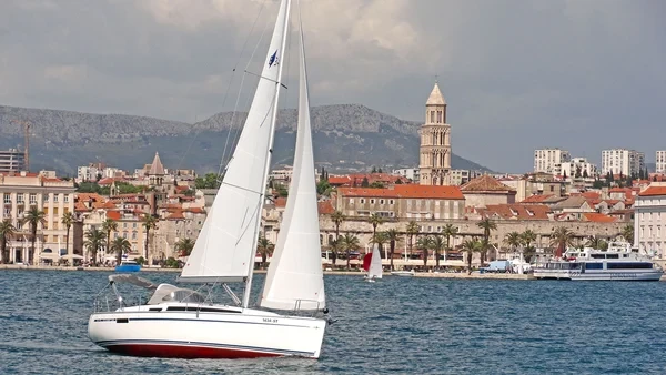 Bavaria 34 Cruiser - Boatscribe.com