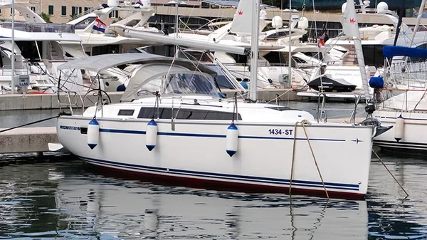Bavaria 34 Cruiser - Boatscribe.com