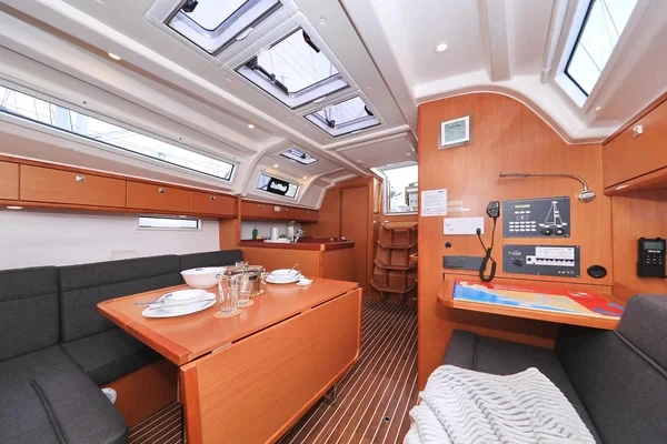 Bavaria 37 Cruiser - Boatscribe.com