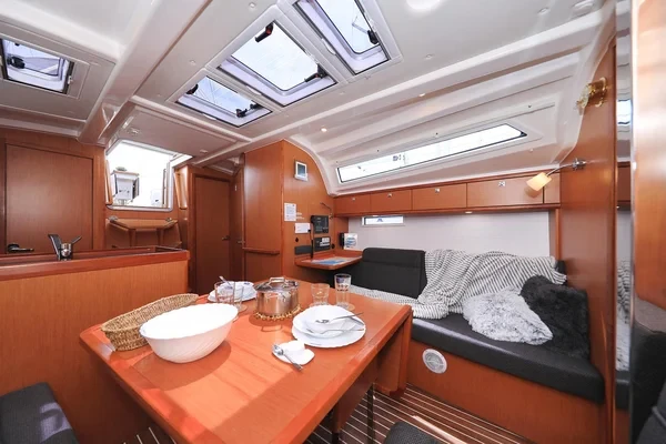 Bavaria 37 Cruiser - Boatscribe.com