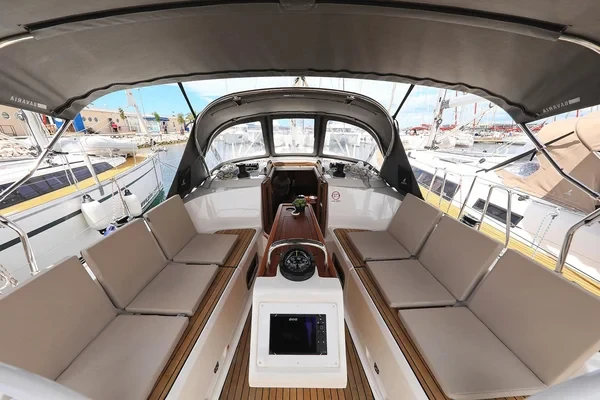Bavaria 37 Cruiser - Boatscribe.com