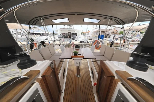 Bavaria 37 Cruiser - Boatscribe.com