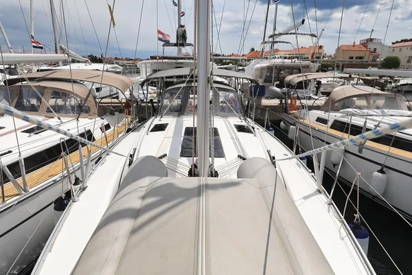 Bavaria 37 Cruiser - Boatscribe.com