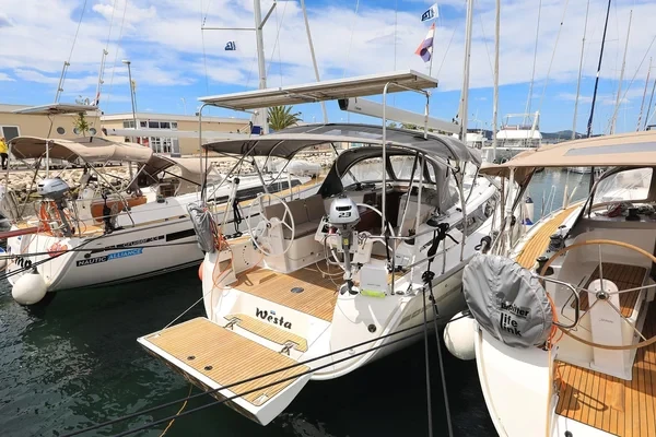Bavaria 37 Cruiser - Boatscribe.com