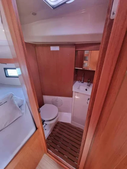 Bavaria 38 Cruiser - Boatscribe.com