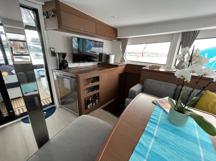 Lagoon 42 - Boatscribe.com