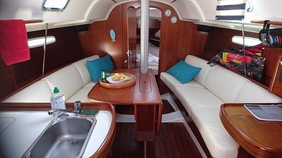 First 31.7 - Boatscribe.com