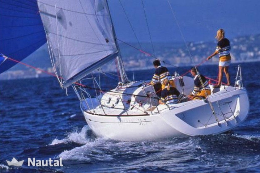 First 31.7 - Boatscribe.com