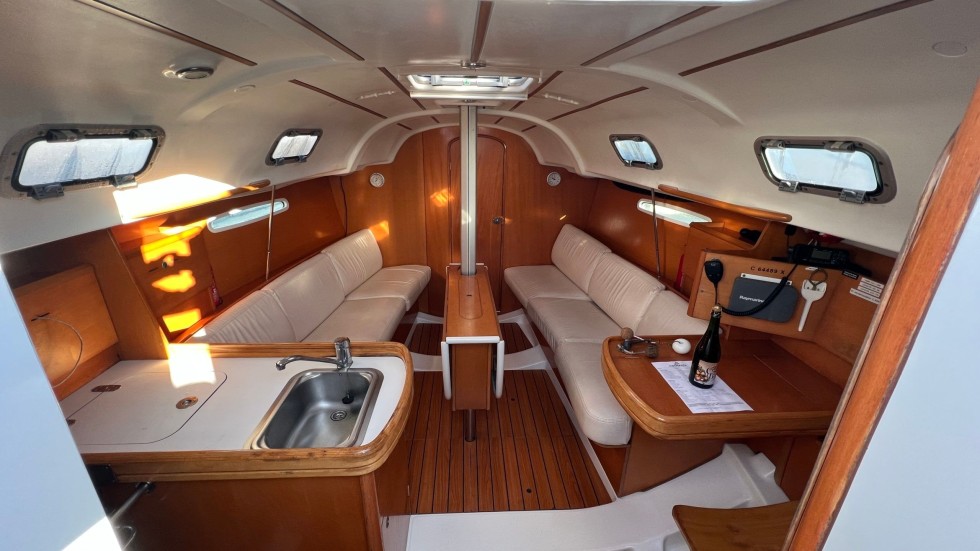 First 31.7 - Boatscribe.com