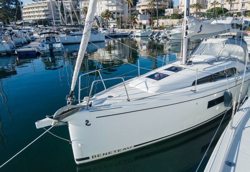Oceanis 30.1 - Boatscribe.com