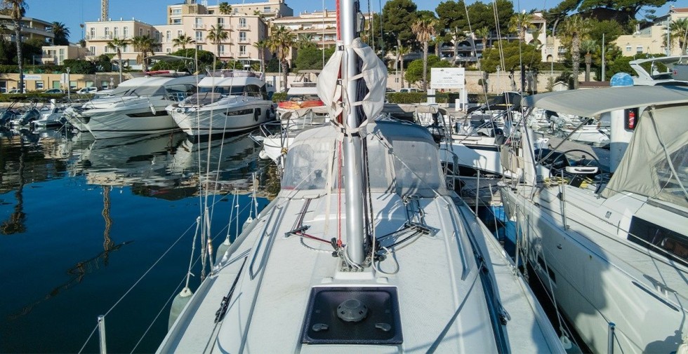 Oceanis 30.1 - Boatscribe.com
