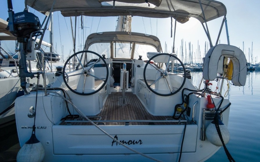 Oceanis 30.1 - Boatscribe.com