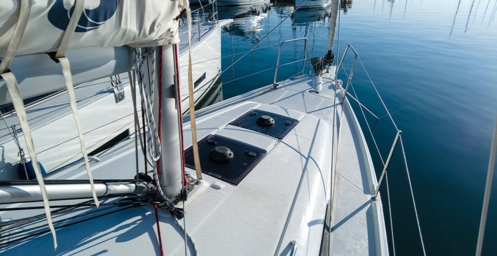 Oceanis 30.1 - Boatscribe.com