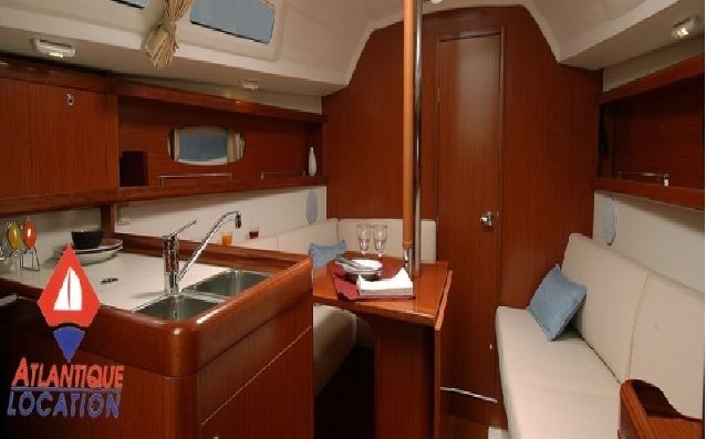 Oceanis 31 - Boatscribe.com