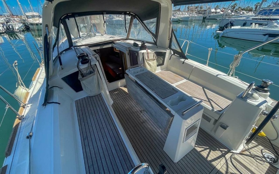 Oceanis 35.1 - Boatscribe.com