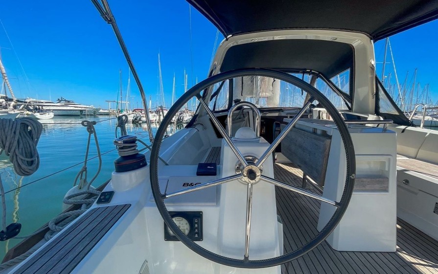 Oceanis 35.1 - Boatscribe.com